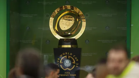 利物浦冲刺英超更高荣耀：斯洛特誓言不止步于第十名！